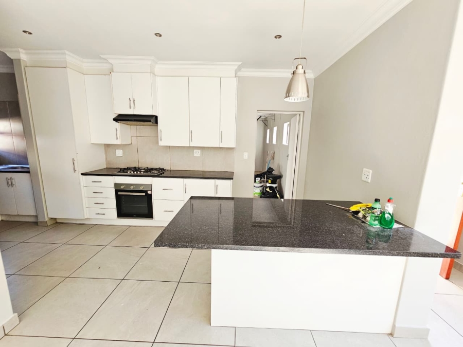 3 Bedroom Property for Sale in Heuwelsig Estate Gauteng
