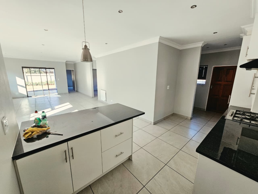 3 Bedroom Property for Sale in Heuwelsig Estate Gauteng