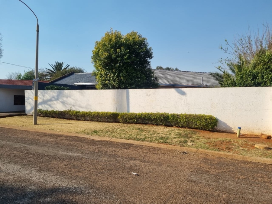 To Let 3 Bedroom Property for Rent in Dawn Park Gauteng
