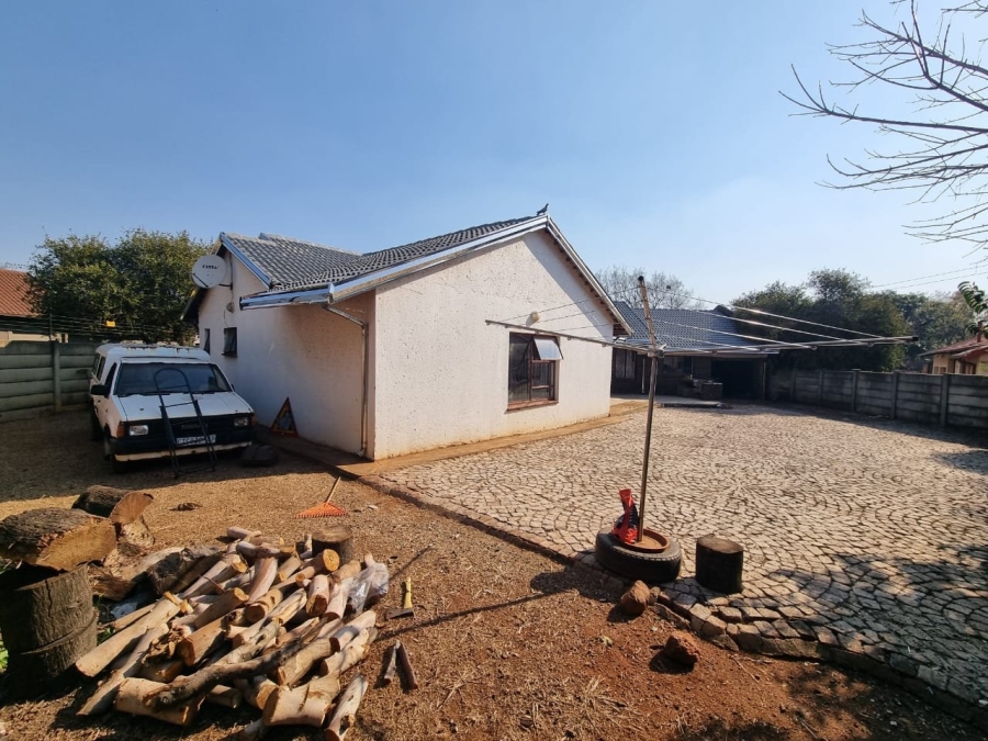 To Let 3 Bedroom Property for Rent in Dawn Park Gauteng