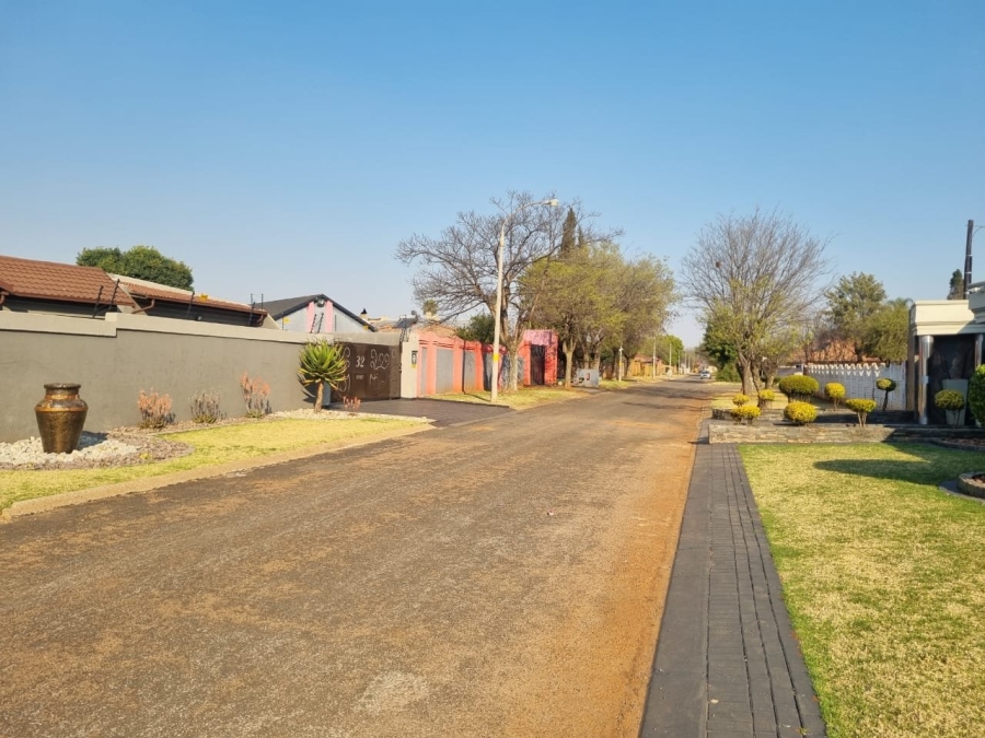 To Let 3 Bedroom Property for Rent in Dawn Park Gauteng