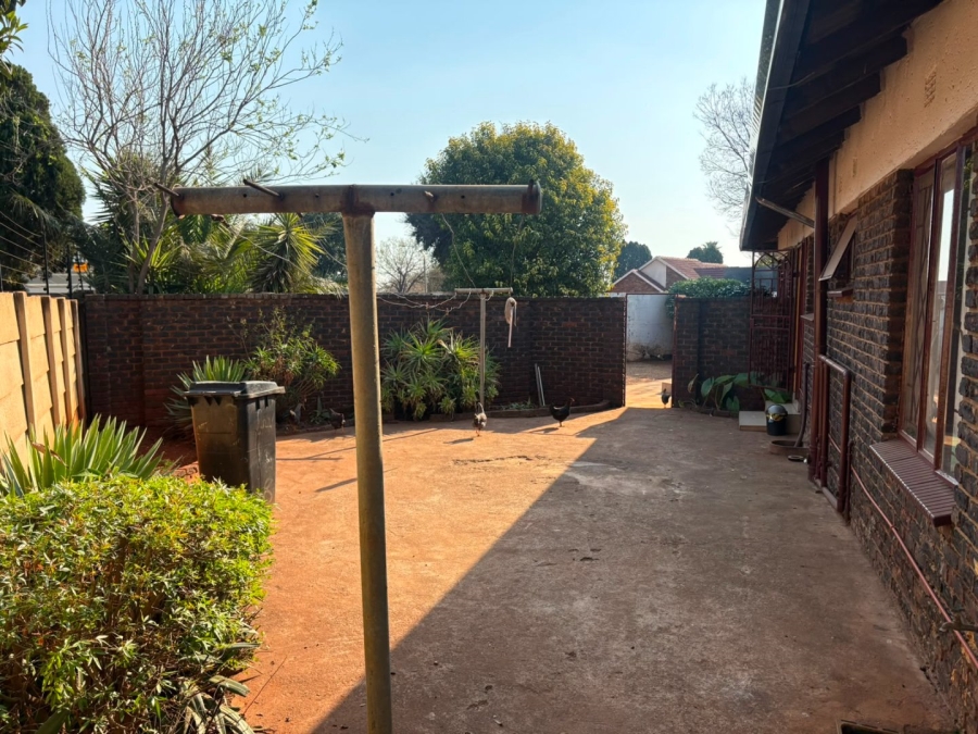 To Let 3 Bedroom Property for Rent in Dawn Park Gauteng