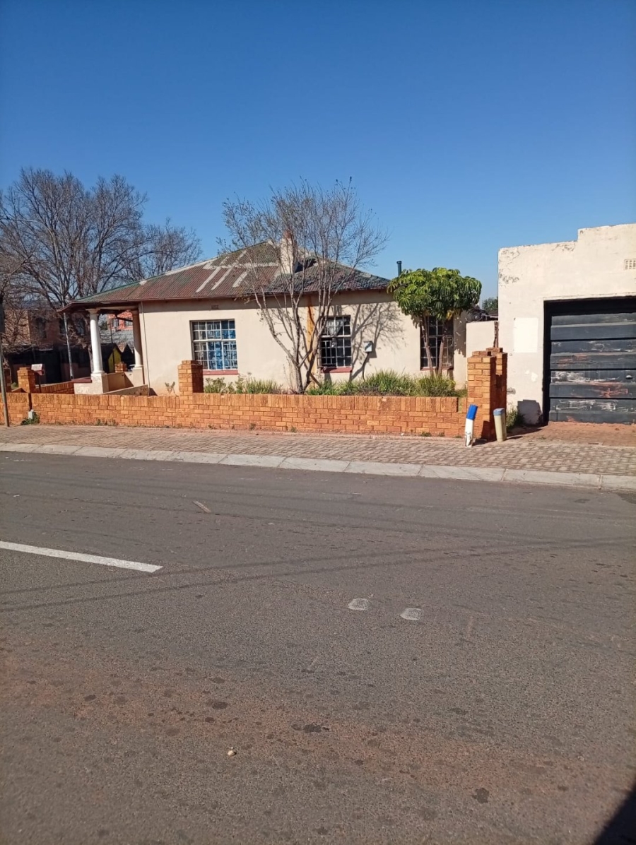 11 Bedroom Property for Sale in Brixton Gauteng