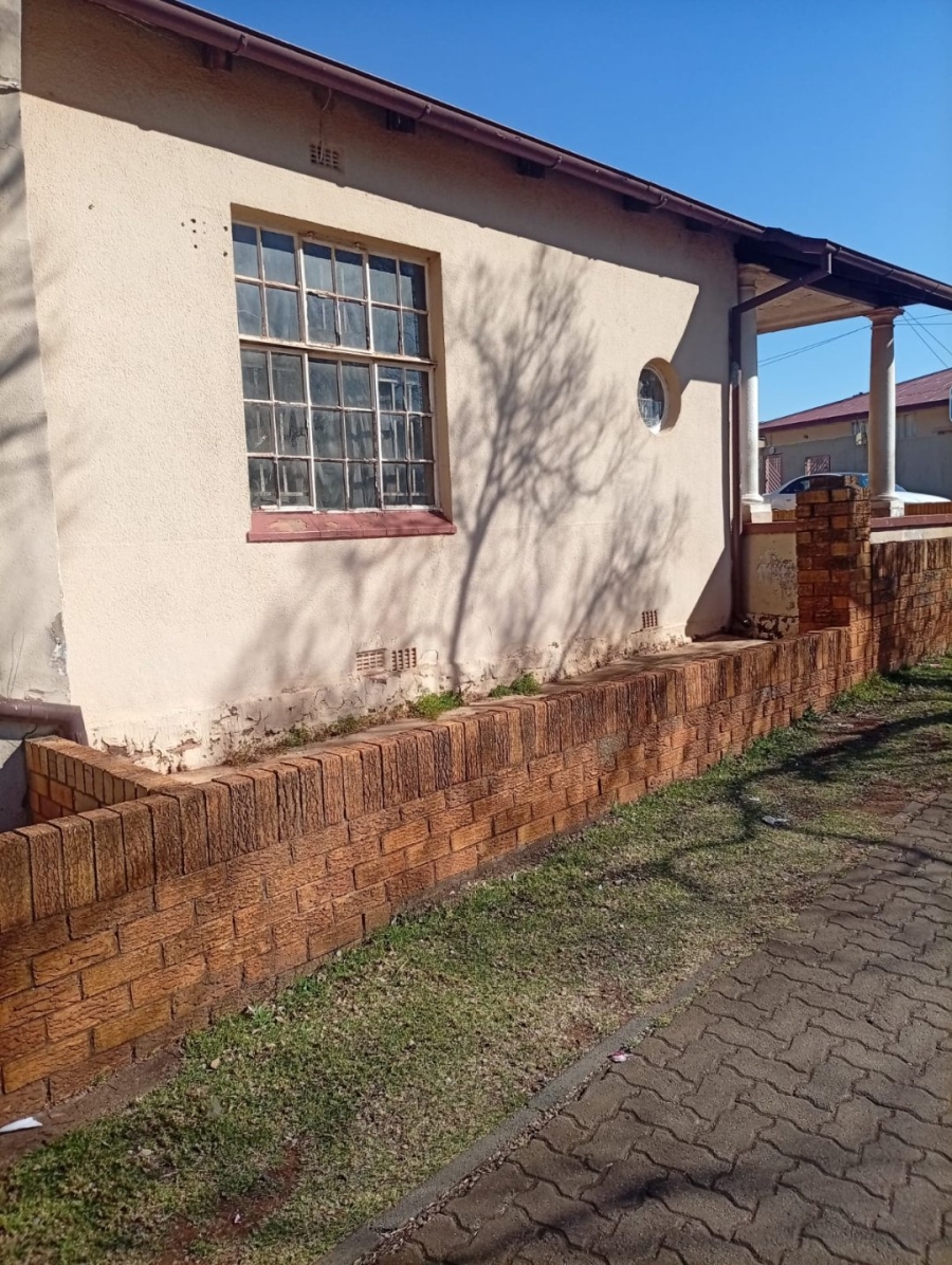 11 Bedroom Property for Sale in Brixton Gauteng