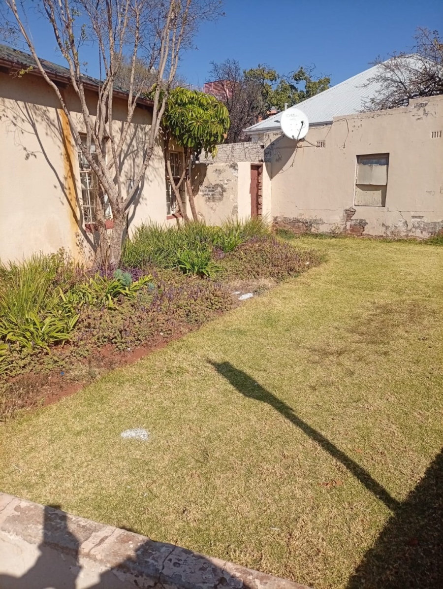 11 Bedroom Property for Sale in Brixton Gauteng