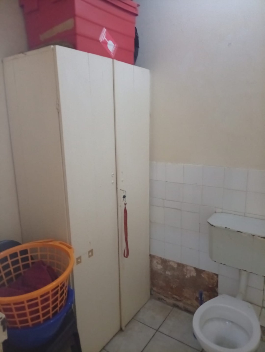 11 Bedroom Property for Sale in Brixton Gauteng