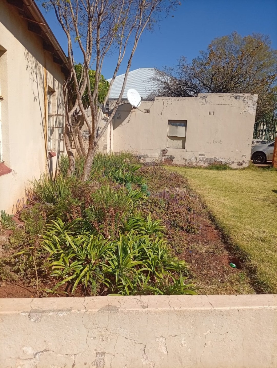 11 Bedroom Property for Sale in Brixton Gauteng