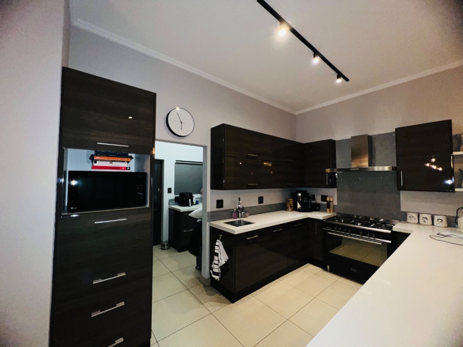 To Let 3 Bedroom Property for Rent in Six Fountains Residential Estate Gauteng