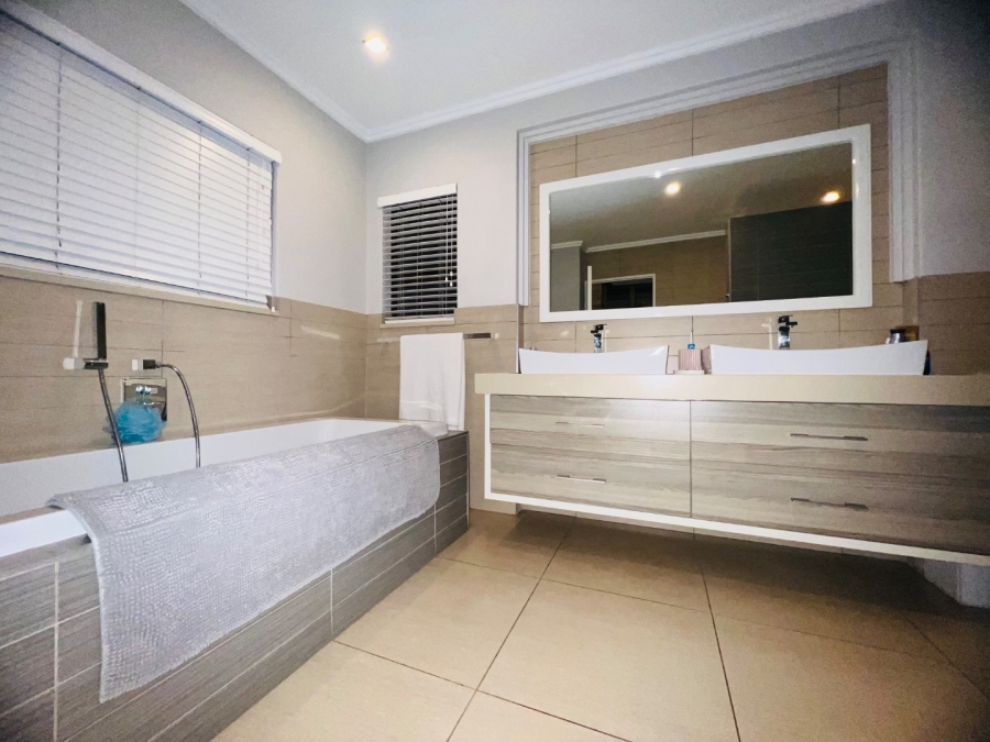 To Let 3 Bedroom Property for Rent in Six Fountains Residential Estate Gauteng