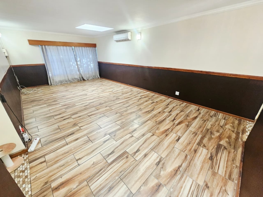 4 Bedroom Property for Sale in Wierda Park Gauteng