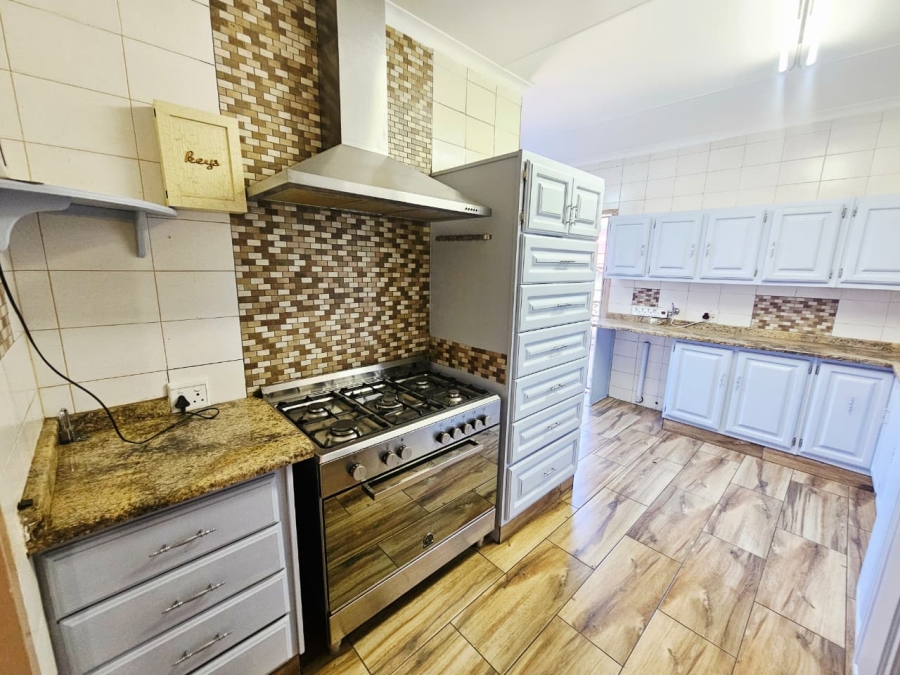 4 Bedroom Property for Sale in Wierda Park Gauteng