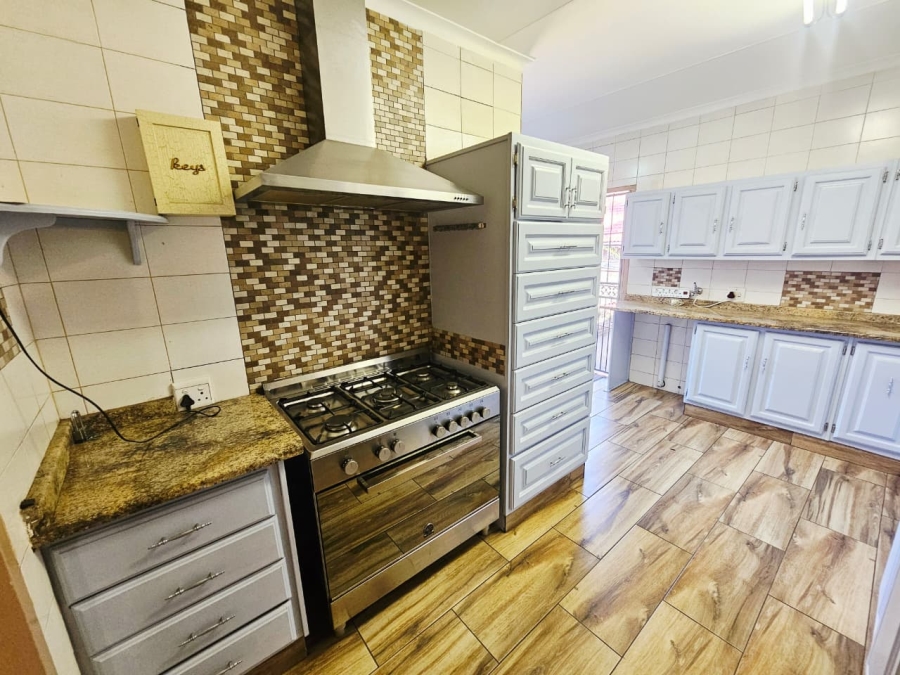 4 Bedroom Property for Sale in Wierda Park Gauteng