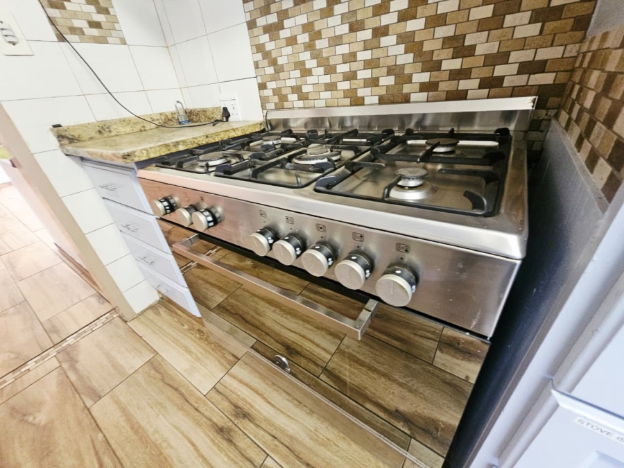 4 Bedroom Property for Sale in Wierda Park Gauteng
