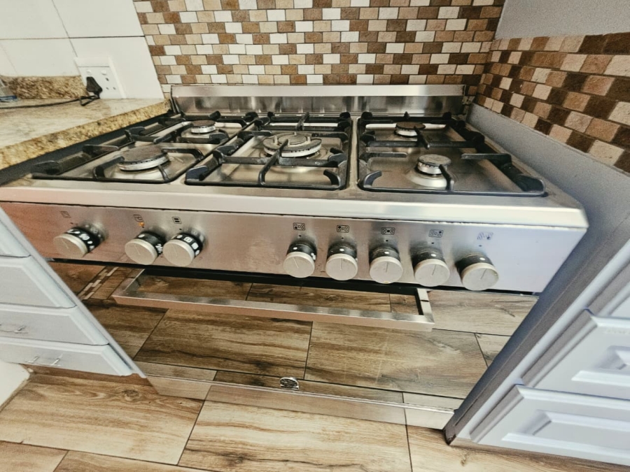 4 Bedroom Property for Sale in Wierda Park Gauteng