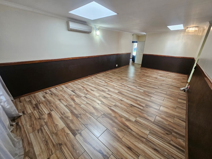 4 Bedroom Property for Sale in Wierda Park Gauteng