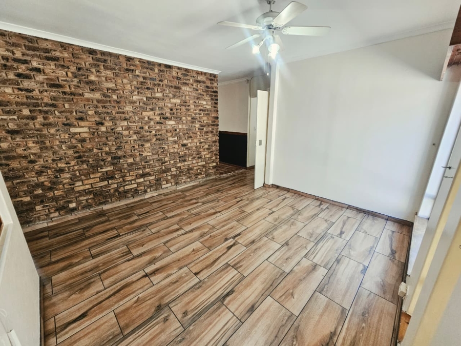 4 Bedroom Property for Sale in Wierda Park Gauteng