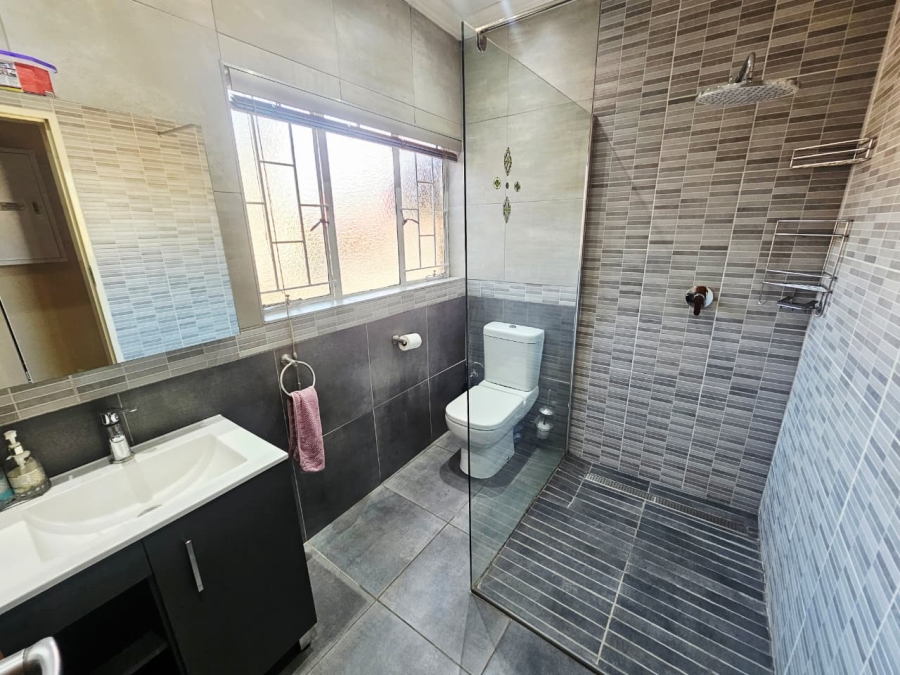 4 Bedroom Property for Sale in Wierda Park Gauteng