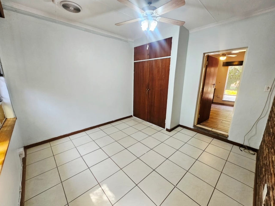 4 Bedroom Property for Sale in Wierda Park Gauteng