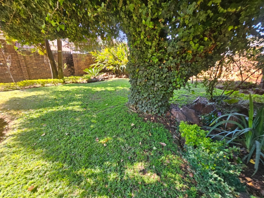 4 Bedroom Property for Sale in Wierda Park Gauteng