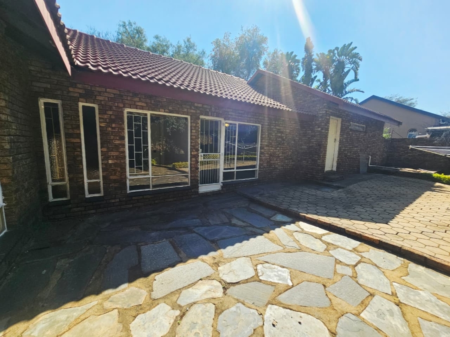 4 Bedroom Property for Sale in Wierda Park Gauteng