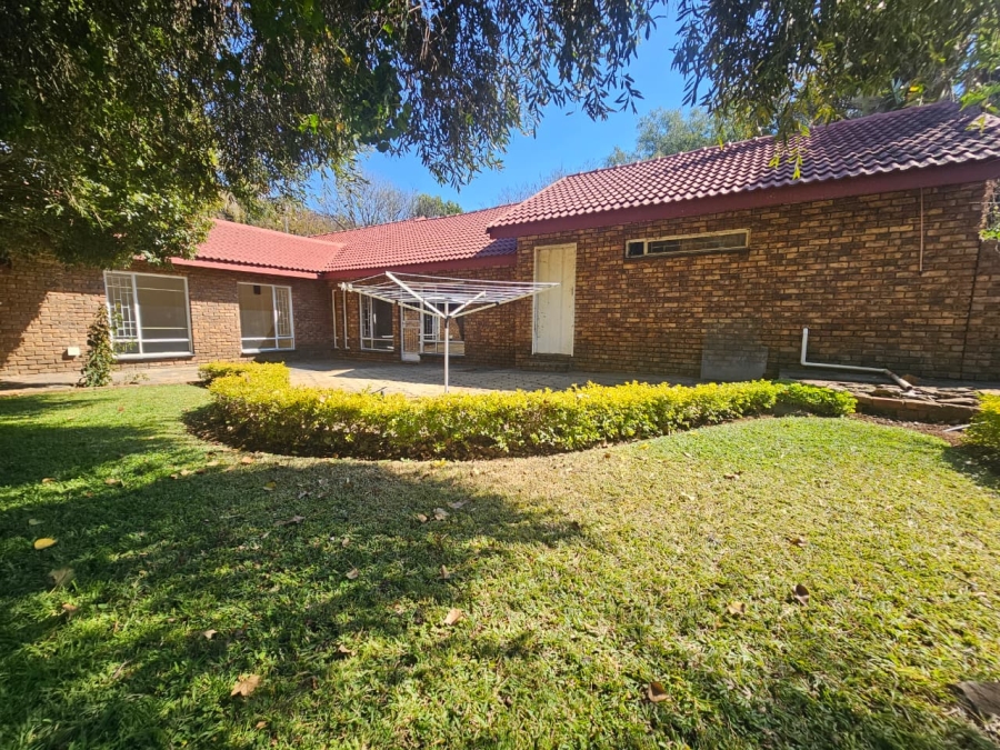 4 Bedroom Property for Sale in Wierda Park Gauteng
