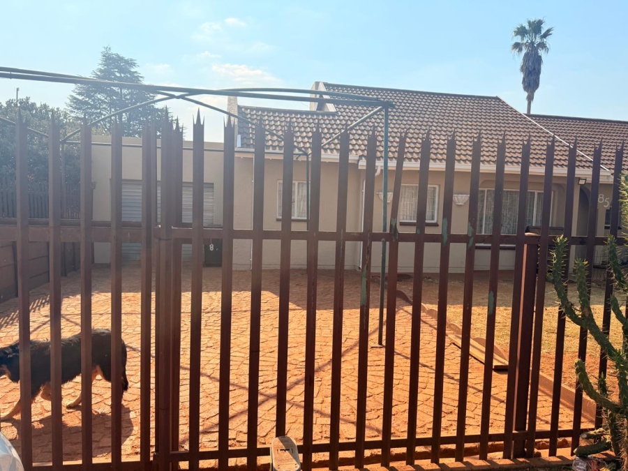3 Bedroom Property for Sale in Rondebult Gauteng