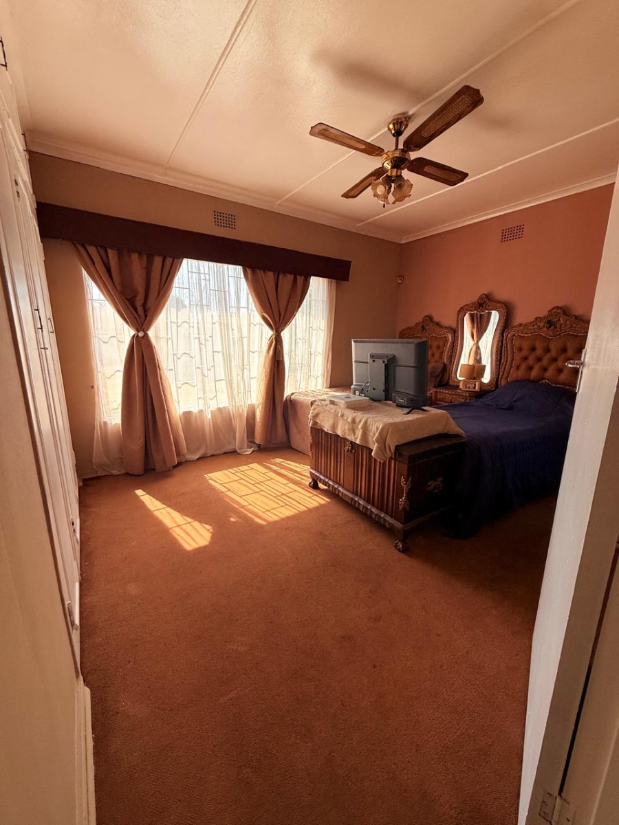 3 Bedroom Property for Sale in Rondebult Gauteng