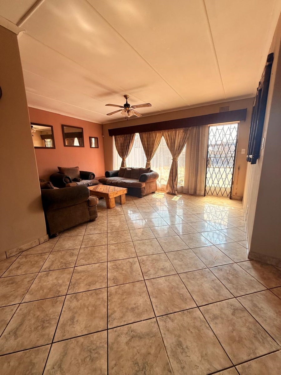 3 Bedroom Property for Sale in Rondebult Gauteng