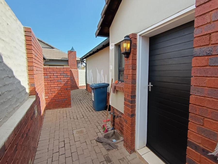 3 Bedroom Property for Sale in Amberfield Valley Gauteng