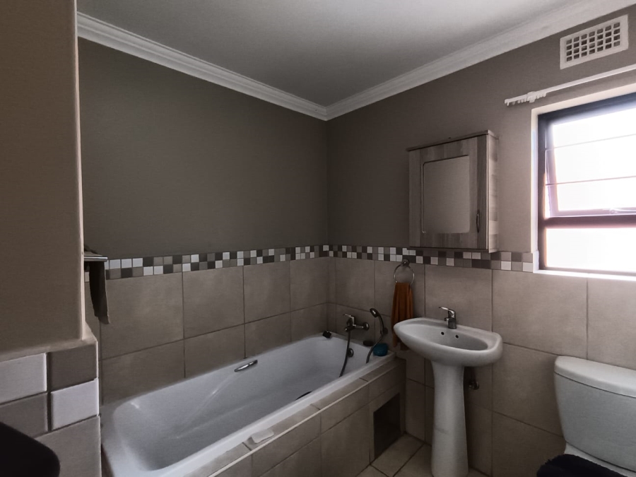 3 Bedroom Property for Sale in Amberfield Valley Gauteng