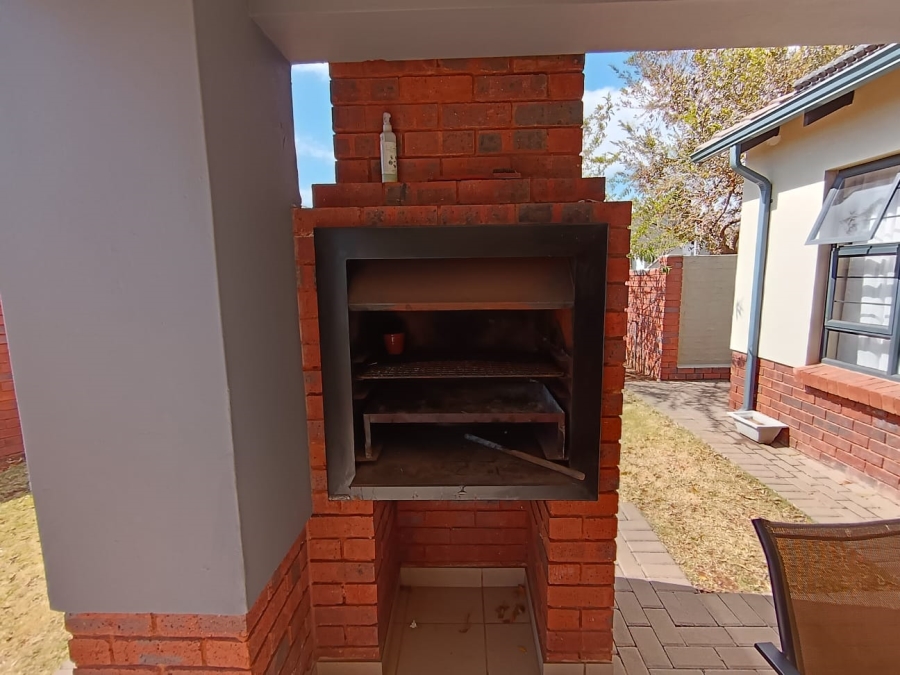 3 Bedroom Property for Sale in Amberfield Valley Gauteng