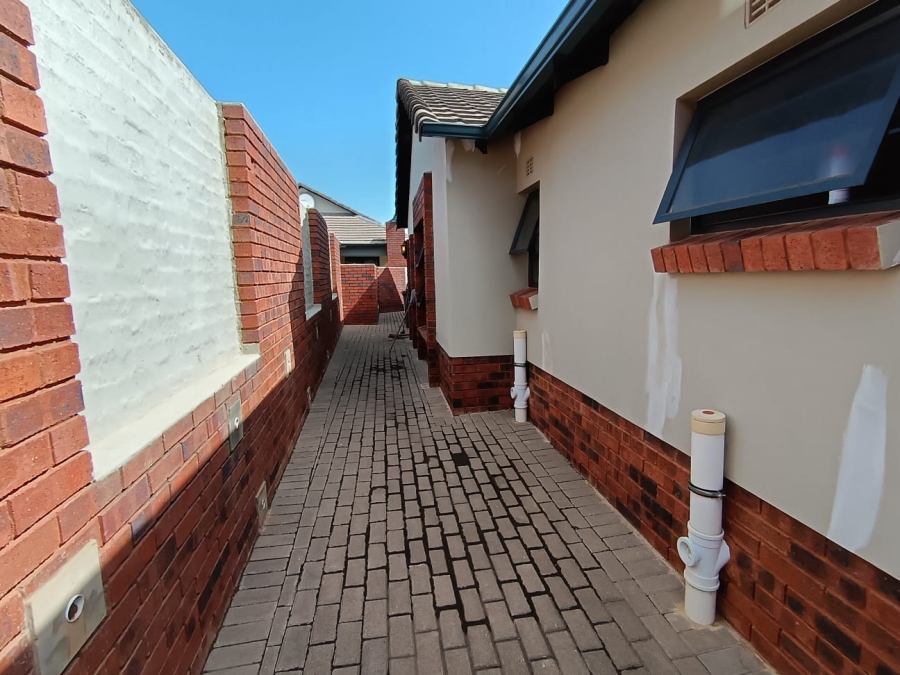 3 Bedroom Property for Sale in Amberfield Valley Gauteng