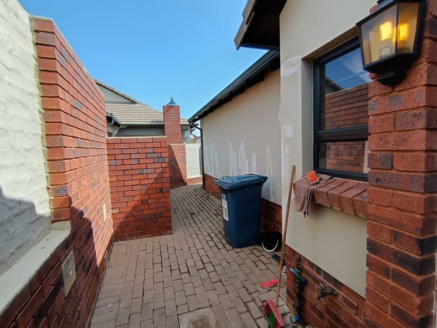 3 Bedroom Property for Sale in Amberfield Valley Gauteng