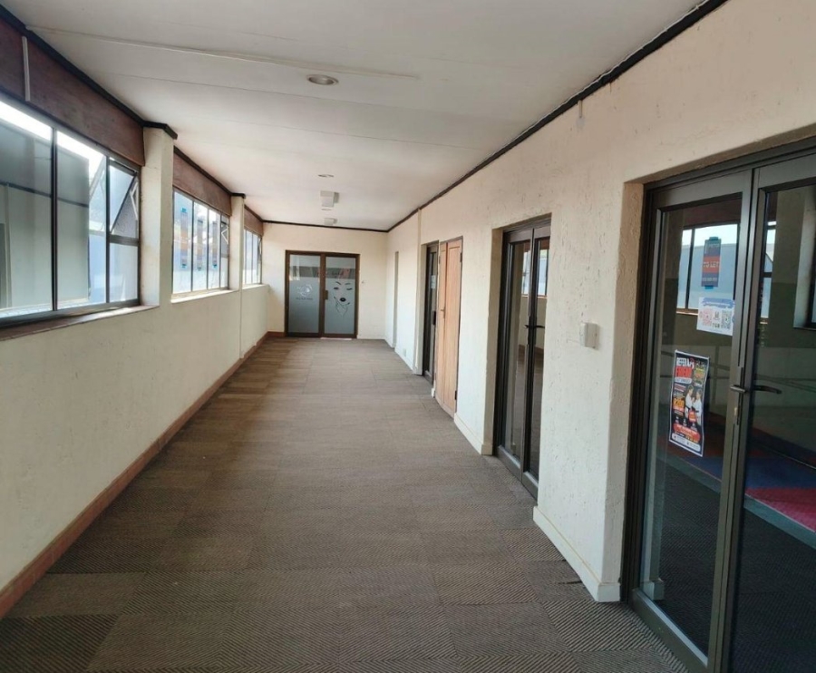 To Let Commercial Property for Rent in Garsfontein Gauteng
