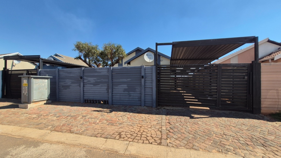 3 Bedroom Property for Sale in Sky City Gauteng