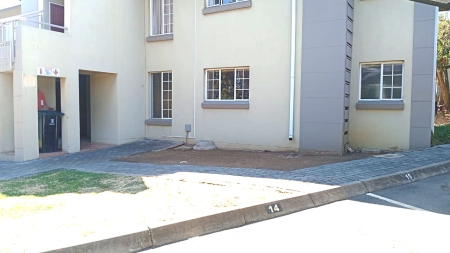 2 Bedroom Property for Sale in Goedeburg Gauteng