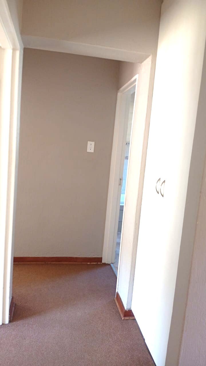 2 Bedroom Property for Sale in Goedeburg Gauteng