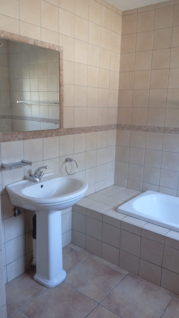 2 Bedroom Property for Sale in Goedeburg Gauteng