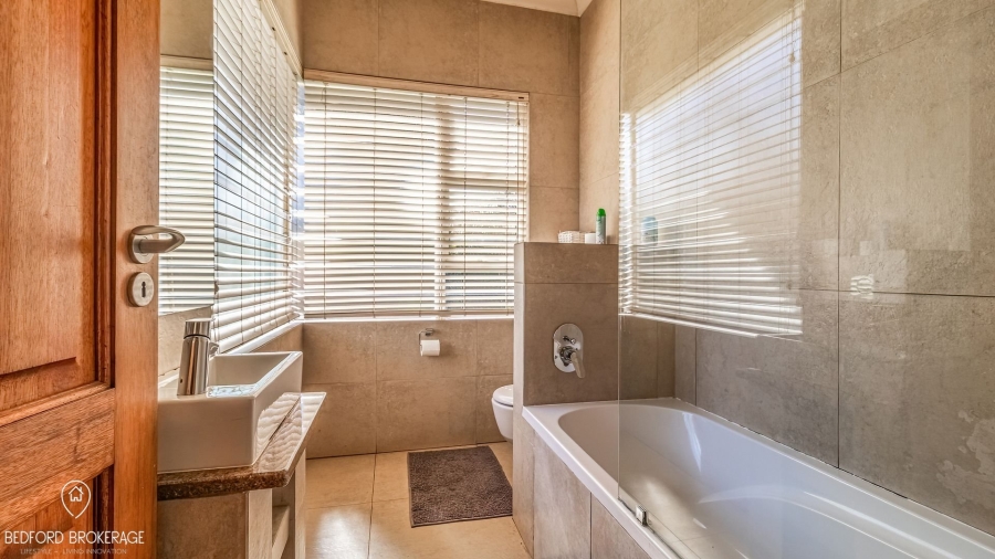 6 Bedroom Property for Sale in Bedfordview Gauteng