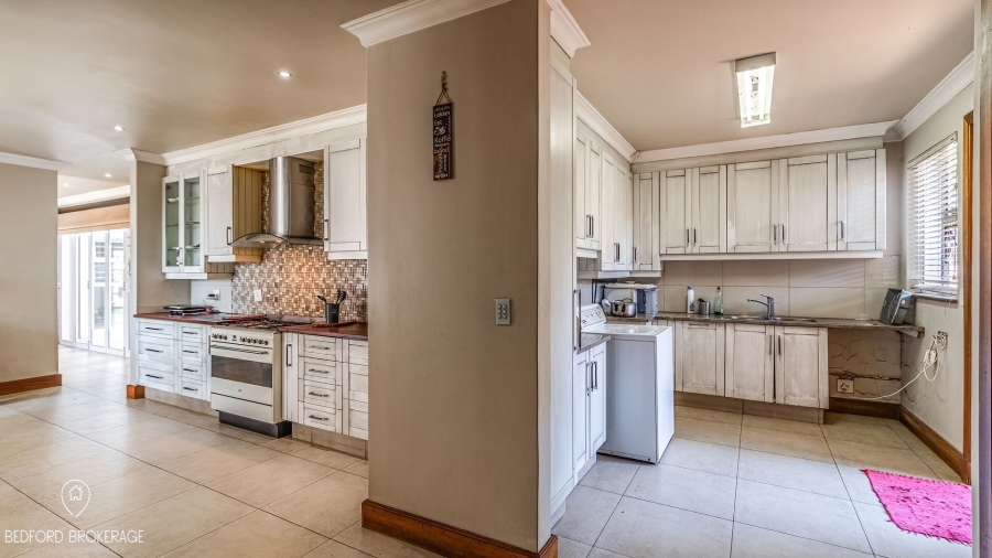 6 Bedroom Property for Sale in Bedfordview Gauteng