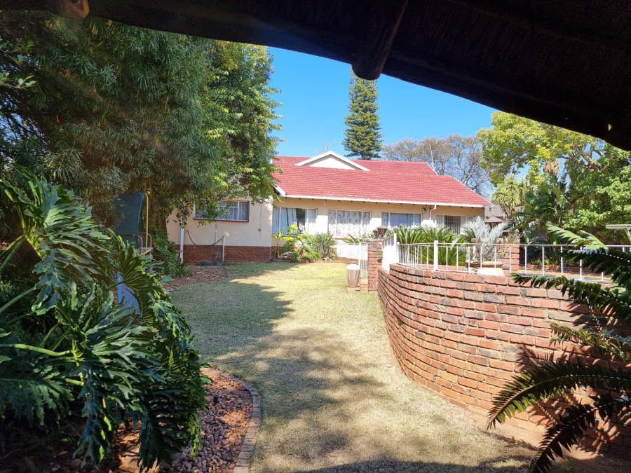 7 Bedroom Property for Sale in Meyerspark Gauteng
