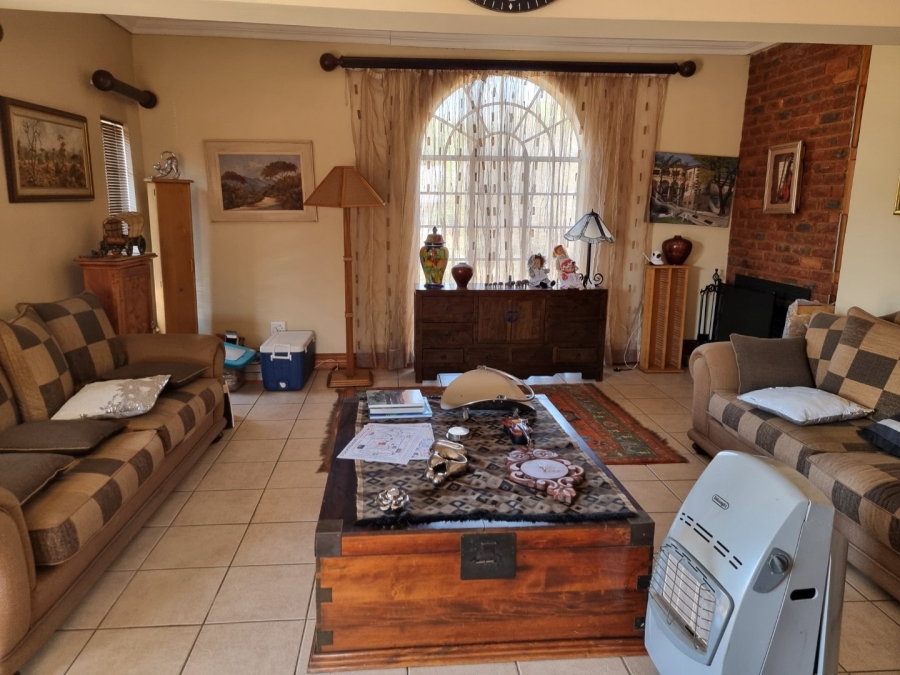7 Bedroom Property for Sale in Meyerspark Gauteng