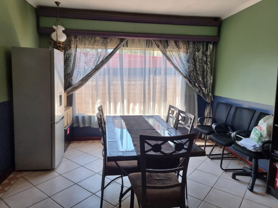 7 Bedroom Property for Sale in Meyerspark Gauteng