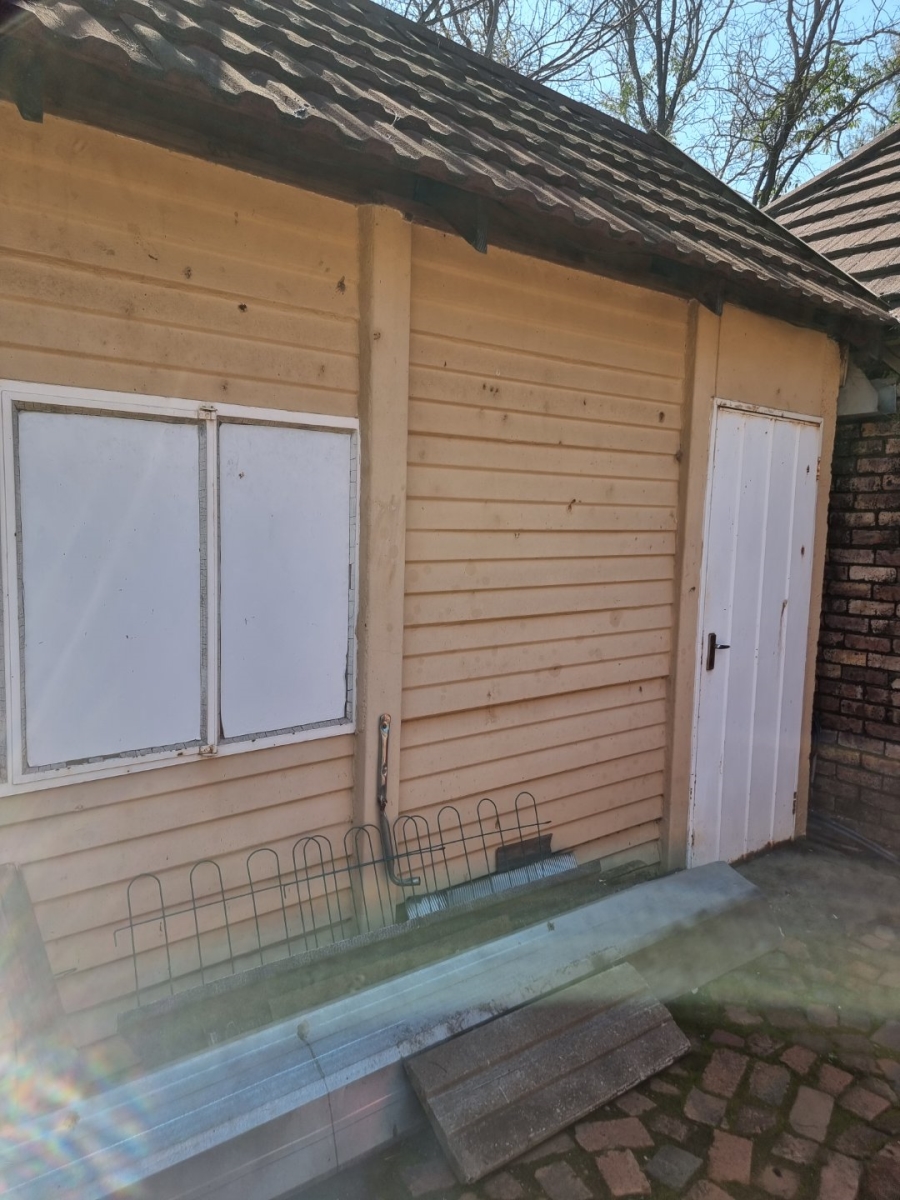 7 Bedroom Property for Sale in Meyerspark Gauteng