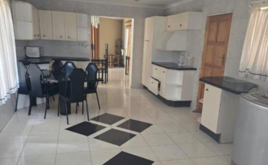 5 Bedroom Property for Sale in Meredale Gauteng