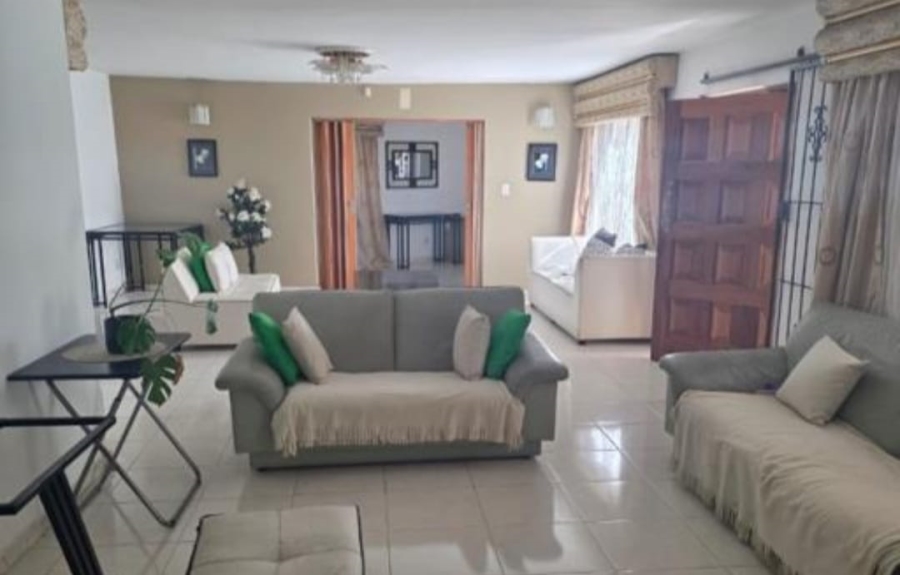 5 Bedroom Property for Sale in Meredale Gauteng