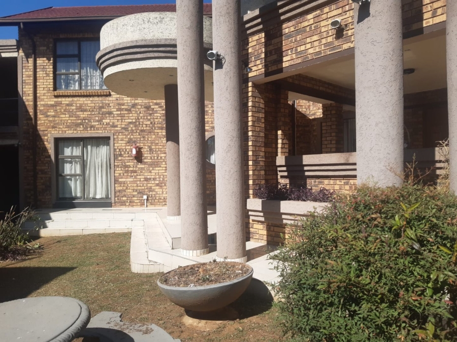 5 Bedroom Property for Sale in Meredale Gauteng