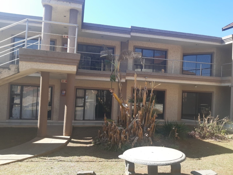 5 Bedroom Property for Sale in Meredale Gauteng