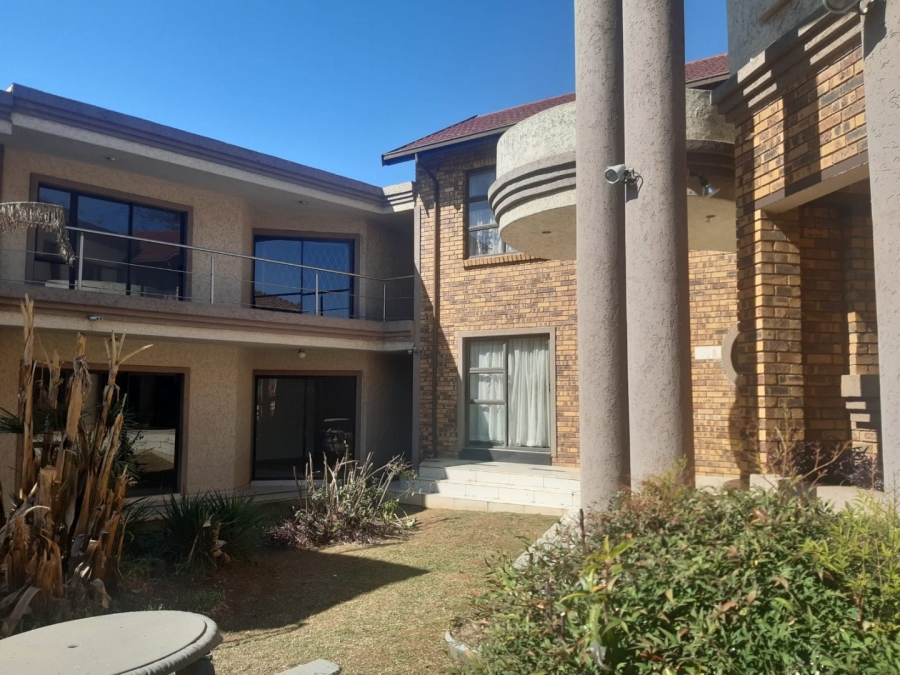 5 Bedroom Property for Sale in Meredale Gauteng