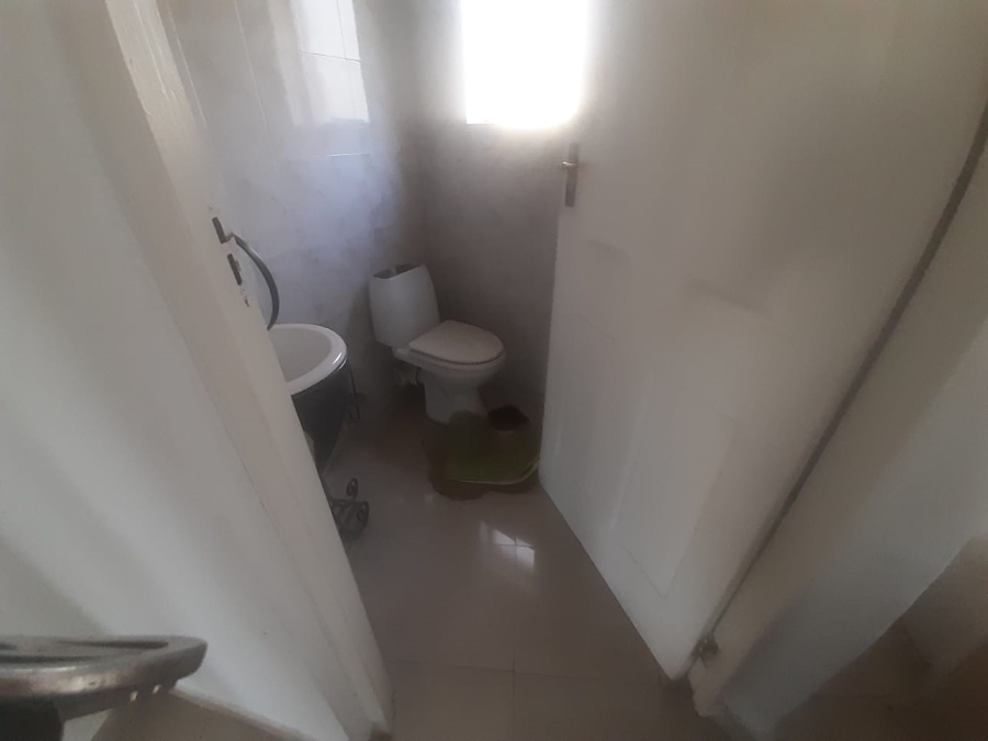 5 Bedroom Property for Sale in Meredale Gauteng